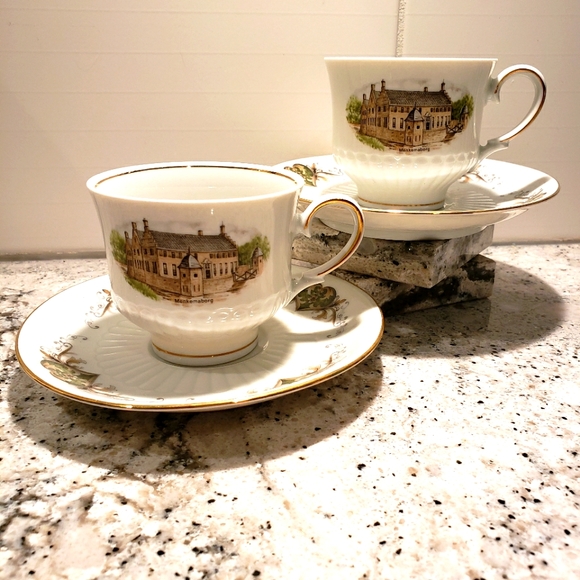 Bavarian made porcelain cup/saucer sets (2) of original Dutch castles. - Picture 2 of 8